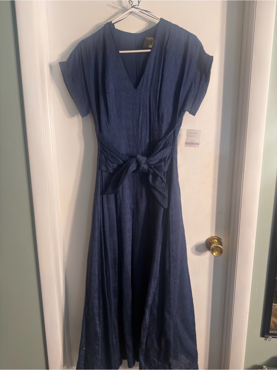 Taylor Dresses & Skirts - Taylor Navy V-Neck Tie-Waist Maxi Dress NWT